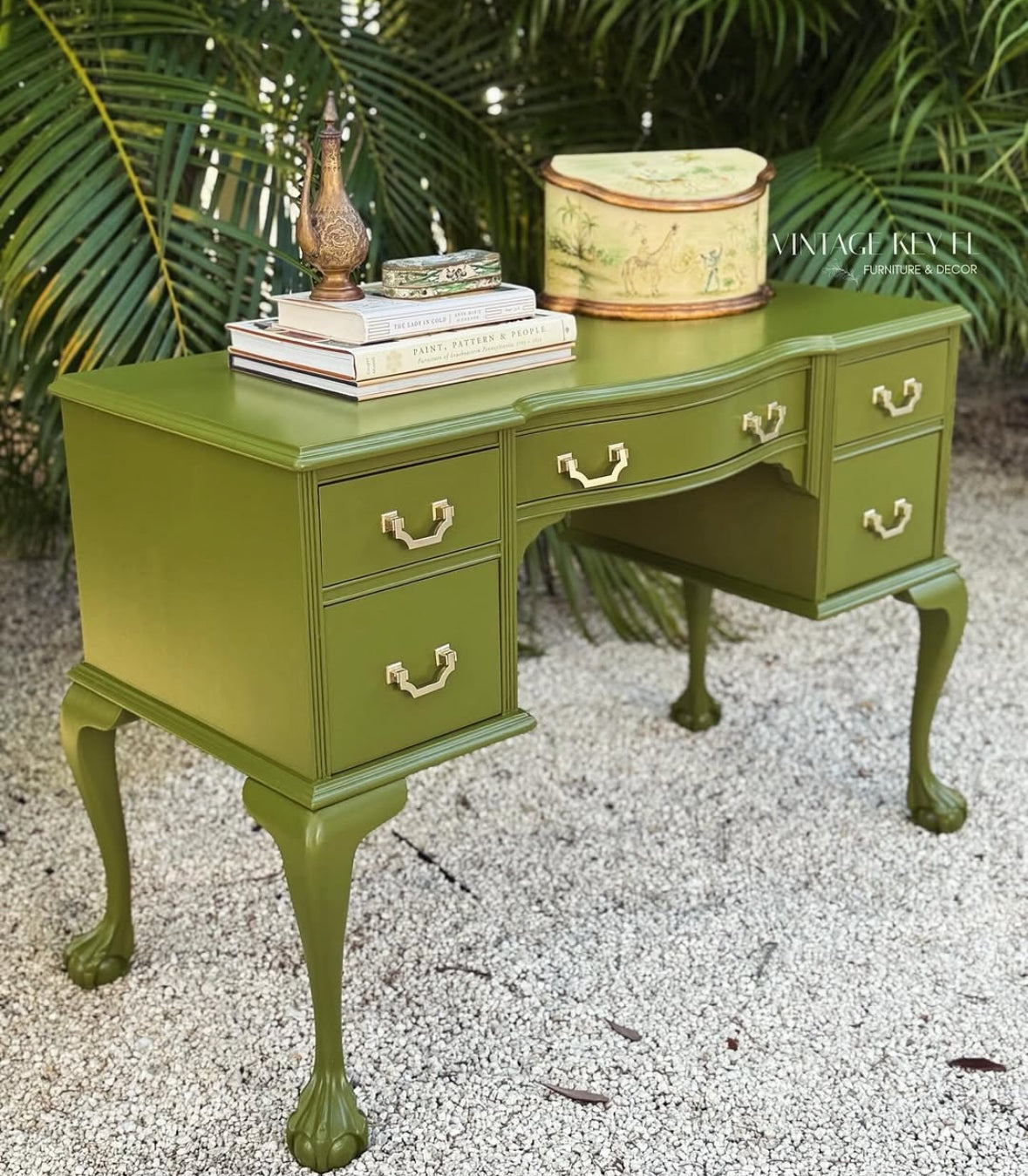 Mineral paint, shade Spanish Olive, One Hour Enamel